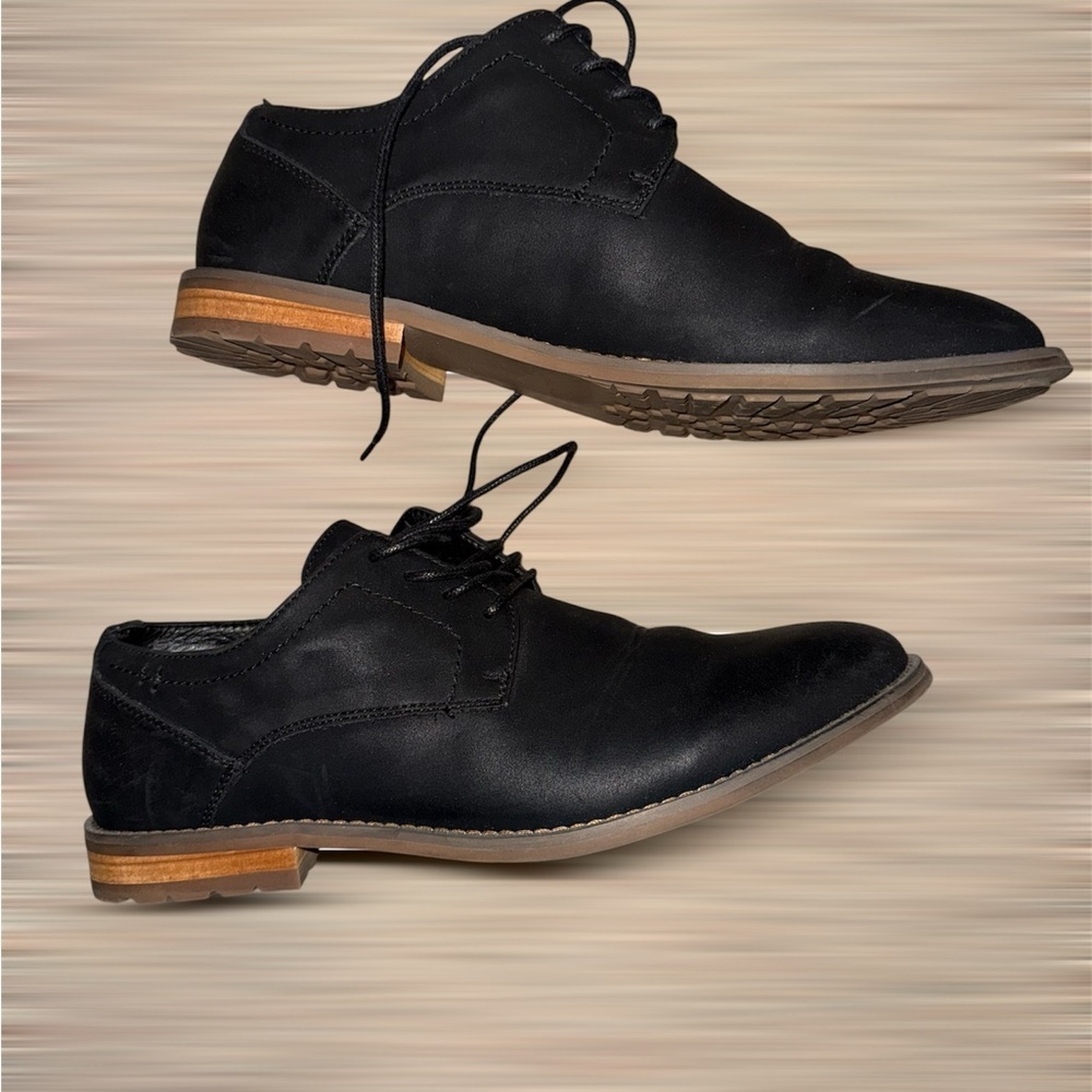 Sleek Black Chukka Boots for Men